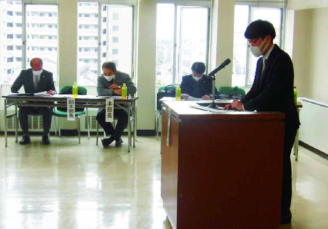 左から、美崎敏昭副本部長、上谷進本部長、重松大輔弁護士、鈴木真哉講師