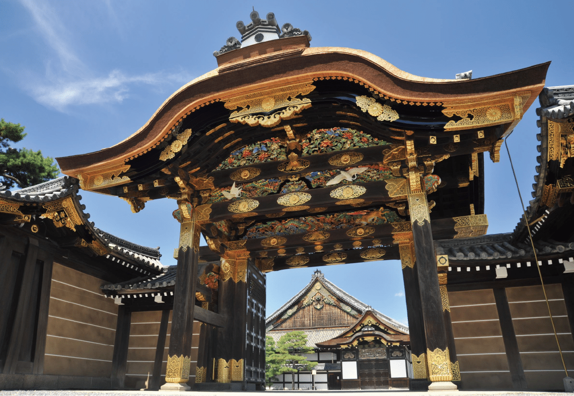 京都にある世界遺産の中で、唯一の城である「二条城」。大政奉還の舞台になったことでも知られる。