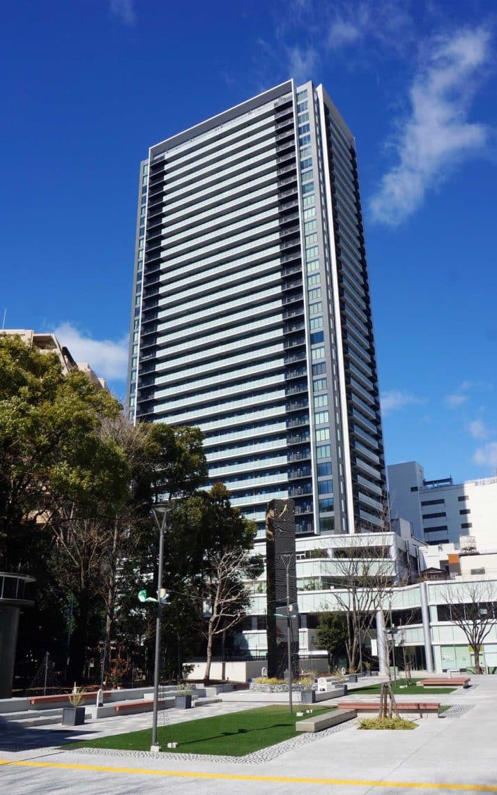高さ132.64ｍを誇る商業・住居複合の超高層ビル「柳ケ瀬グラッスル35」。2023年３月に竣工
