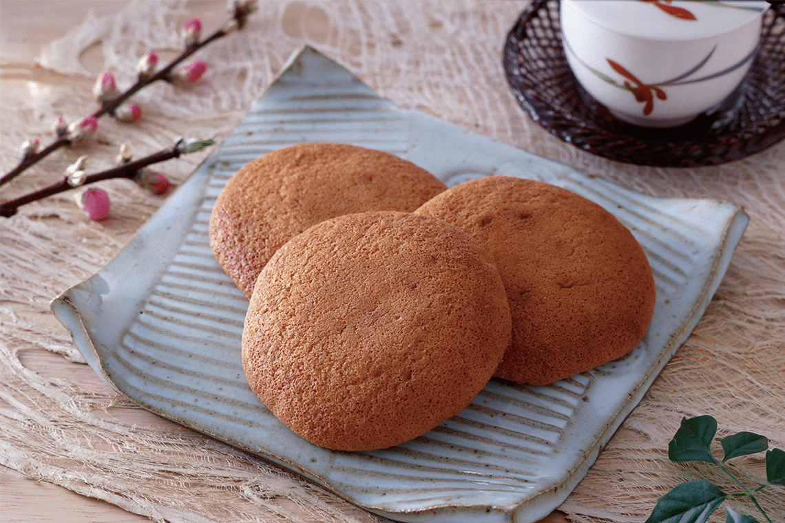 丸ぼうろ／佐賀市名物の南蛮菓子。材料はシンプルながら、飽きのこない味で人気 ©佐賀県観光連盟