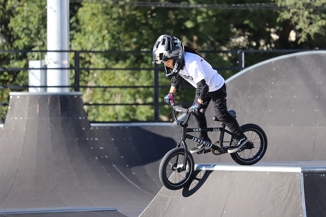 BMXフリースタイルなどプロや五輪を目指せる環境を整備したことでスポーツ移住も急増中。