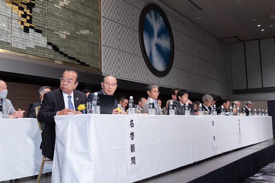 左から：秋山始 名誉顧問、林直清 名誉顧問