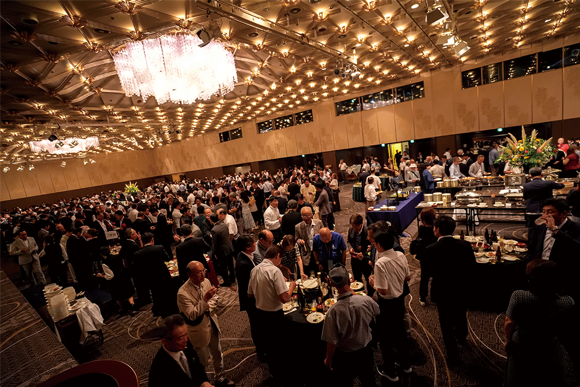 地域や国を超えて親睦を深める参加者たち